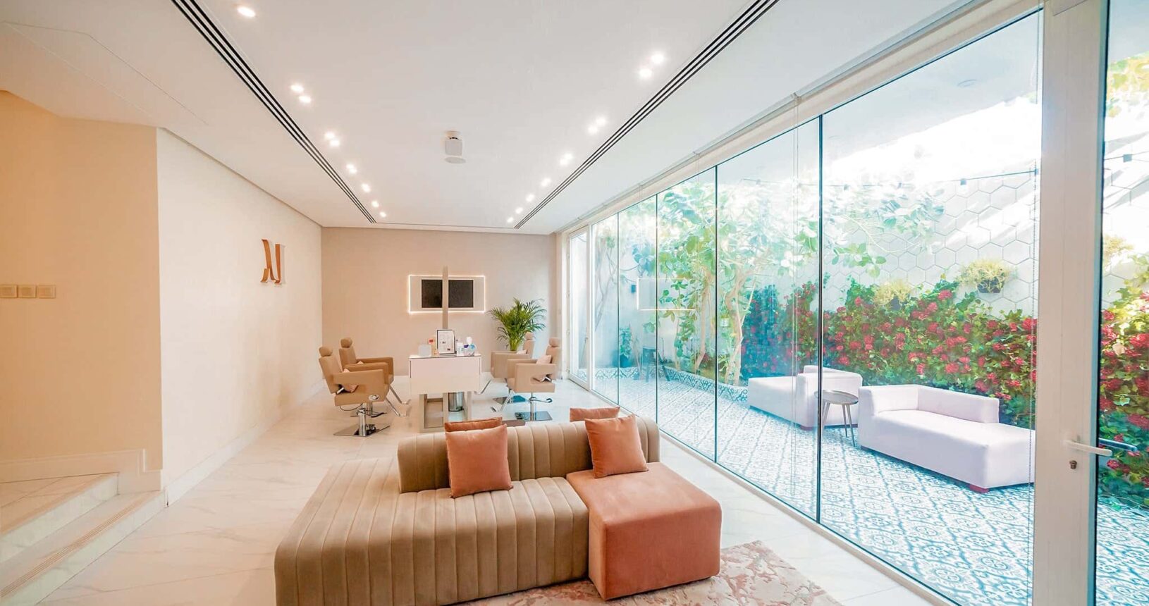 MARIS-BEAUTY-ACADEMY-VILLA-IMAGES4